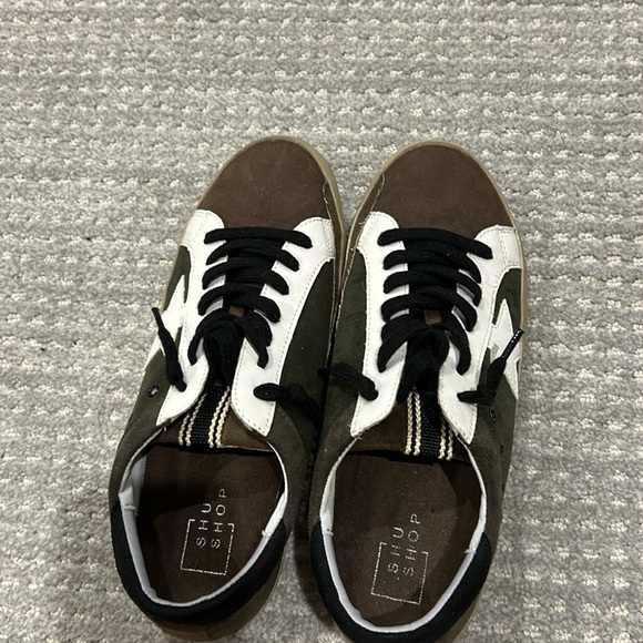 Shu shop sneakers size 8 - Picture 2 of 4